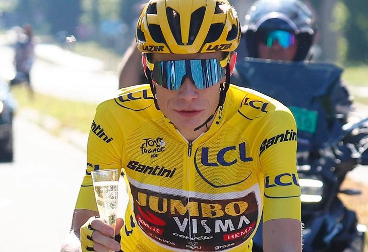 Vingegaard, el campeón del Tour reaparece tras superar un "bombardeo mental"