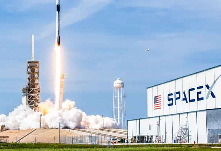 La NASA otorga a SpaceX cinco misiones adicionales a la Estación Espacial