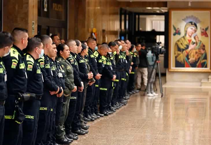 La Policía colombiana homenajea a los siete agentes asesinados en una emboscada