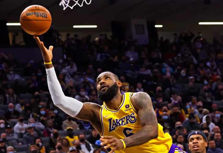 LeBron inicia su año 20 en la NBA con el récord de Abdul-Jabbar al alcance