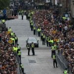 Londres espera filas descomunales para entrar a capilla ardiente de Isabel II