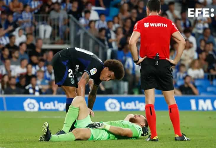 Oblak portero del Atlético que sustituido por un traumatismo directo en el muslo