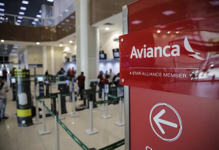 Pasajeros de un avión de Avianca desviado a las Azores seguirán su vuelo a Londres