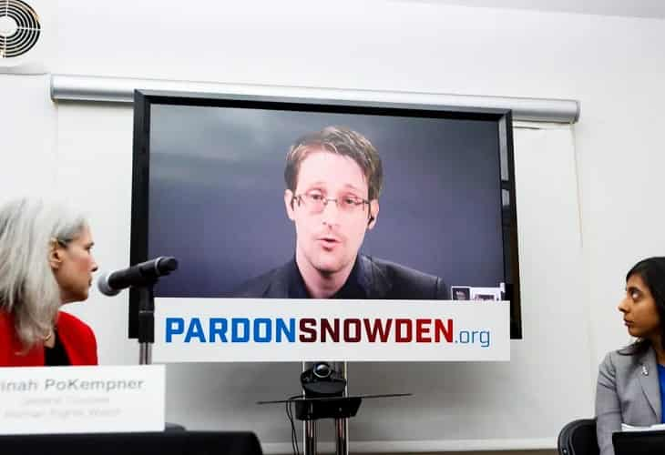 Putin concede la ciudadanía rusa a Edward Snowden