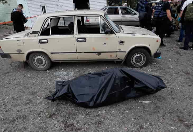 Suben a 25 los muertos en el ataque ruso a un convoy humanitario en Zaporiyia