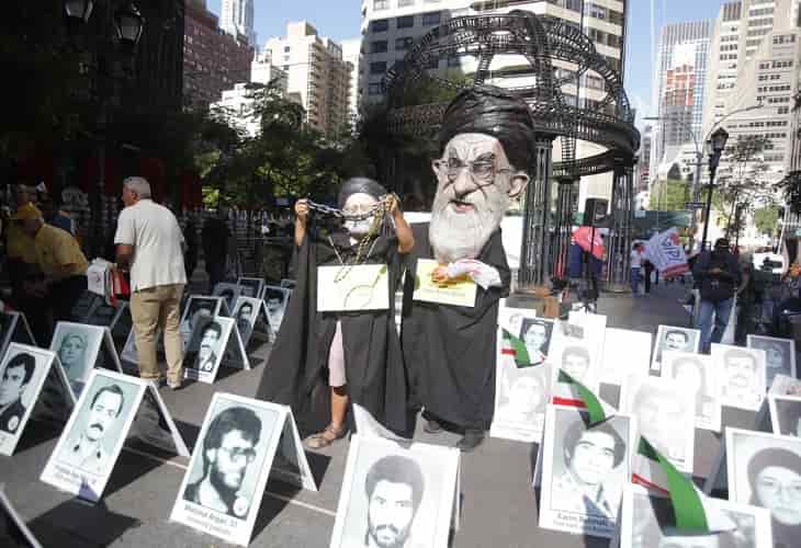 Suben a 35 los muertos en las protestas de Irán, según la televisión estatal