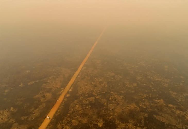 Una masa de humo cubre parte de la Amazonía por causa de incendios