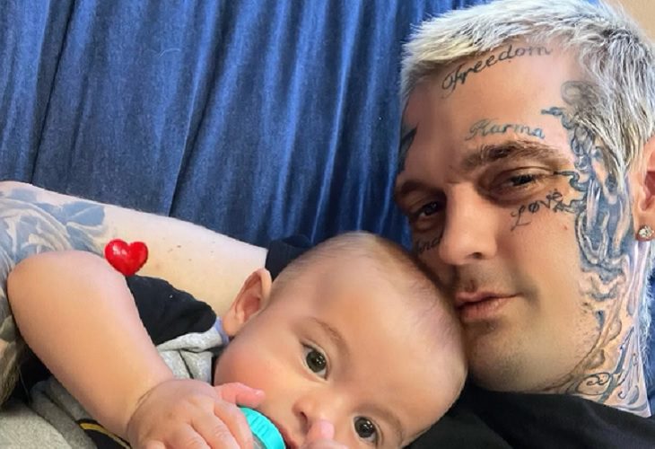 Aaron Carter pierde la custodia de su bebé y entra a rehabilitación