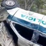 Ocho policías caen con todo y patrulla por abismo en Policarpa, Nariño