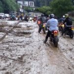 Desbordamiento de quebrada provocó cierre total en la autopista Medellín-Bogotá