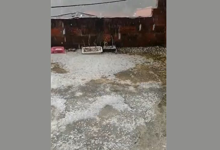 Lluvias y granizo cayeron este domingo en varios barrios de Medellín