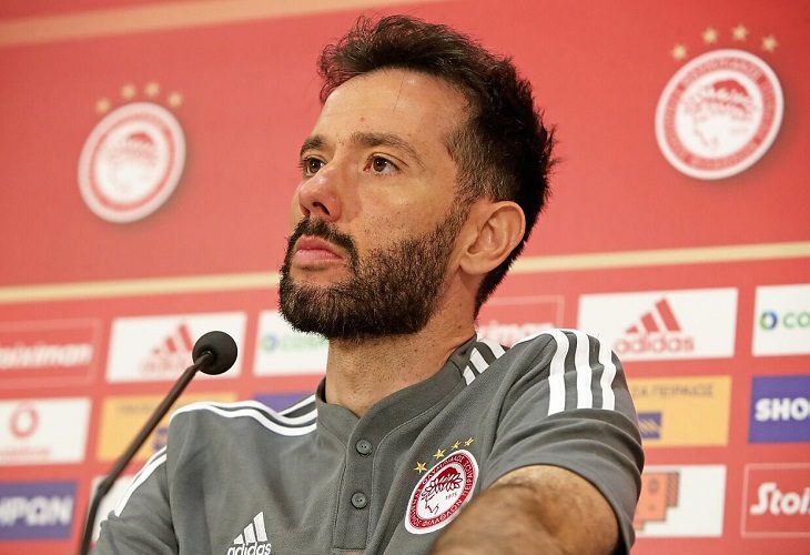 Carlos Corberán fue despedido como entrenador del Olympiacos