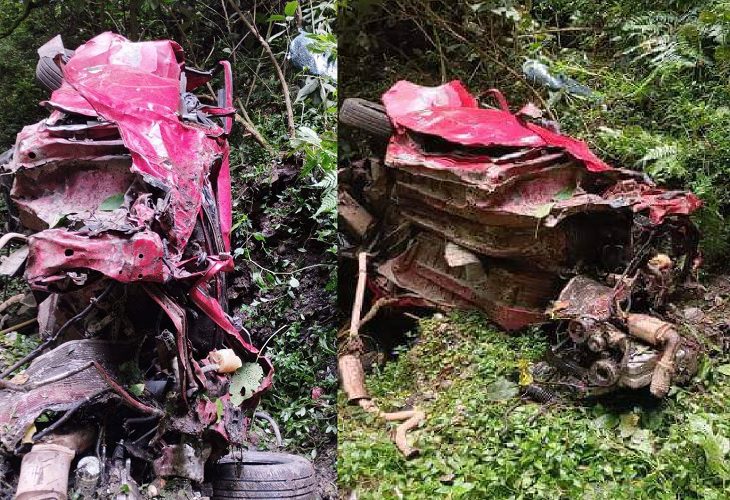 Así quedó el auto rojo en el que dos personas cayeron por el Salto del Tequendama