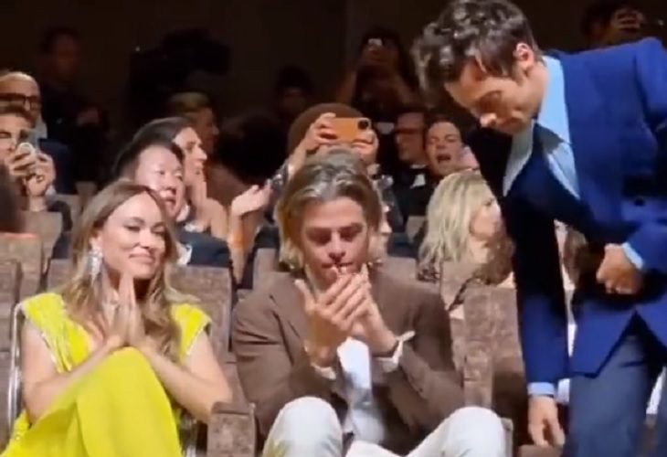 Chris Pine niega que Harry Styles le escupió en Festival de Cine de Venecia