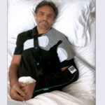 Eugenio Derbez detalla el terrible accidente en el que se dañó el hombro