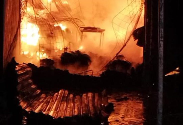 14 locales del mercado central de Acapulco quedaron en cenizas