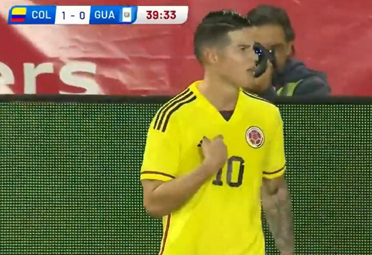 Polémico gesto de James tras anotar en goleada ante Guatemala