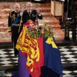 Lord chambelán rompió su varita simbolizando el fin del reinado de Isabel II