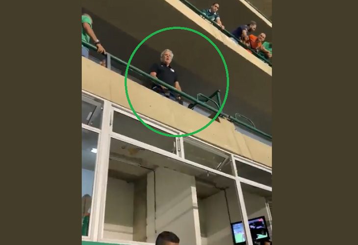 Gesto obsceno de nuevo presidente del Cali en el estadio Palmaseca