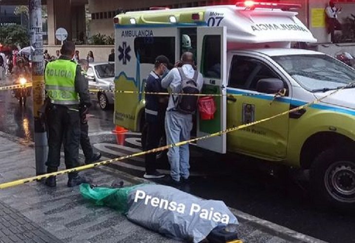 Una persona murió frente al edificio del Café, en centro de Medellín