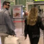 Pique vuelve de París con Clara Chía y guarda silencio ante pregunta por Shakira