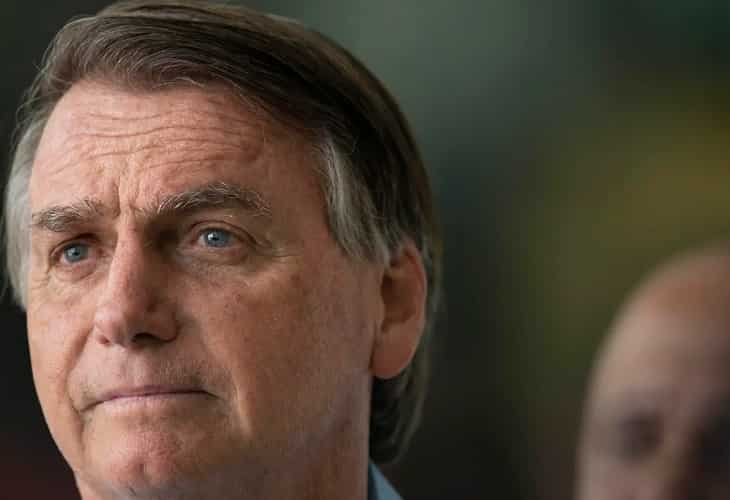 Bolsonaro insinúa que existen maniobras para favorecer a Lula