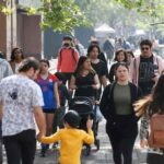 Chile inicia una nueva etapa contra la covid y elimina el uso de mascarillas