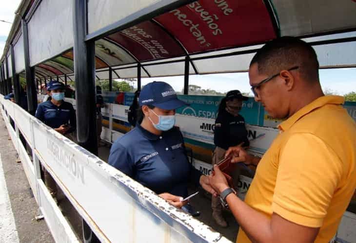 Colombia cambia requisitos para facilitar tránsito en frontera con Venezuela