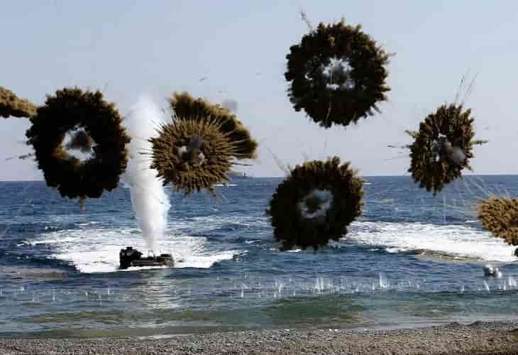 Corea del Sur hace ejercicio de desembarco anfibio en una creciente tensión