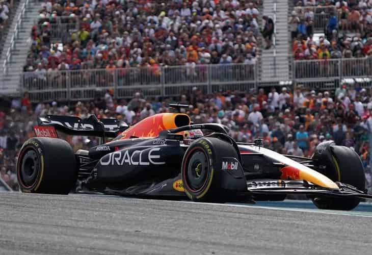 Decimotercer triunfo para Verstappen y título para Red Bull