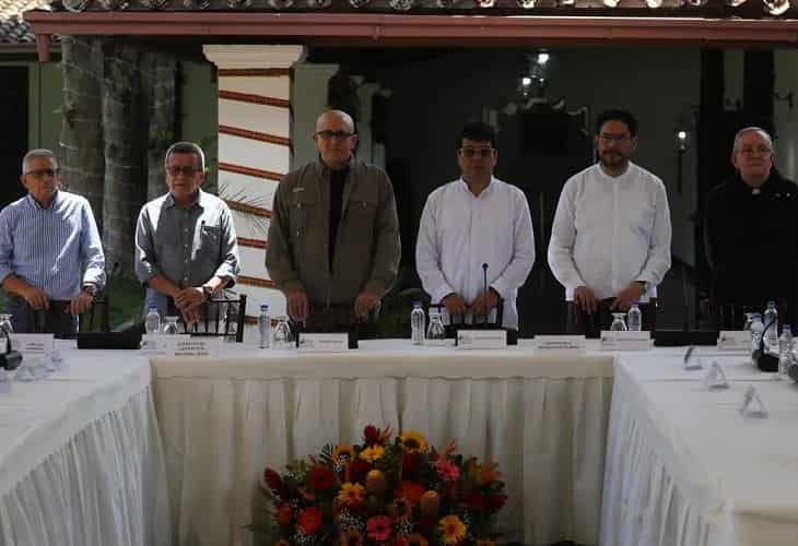 El ELN y el Gobierno de Colombia anuncian la vuelta al diálogo para noviembre