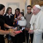 El papa recibió a la Mesa de Víctimas colombiana y escuchó testimonios