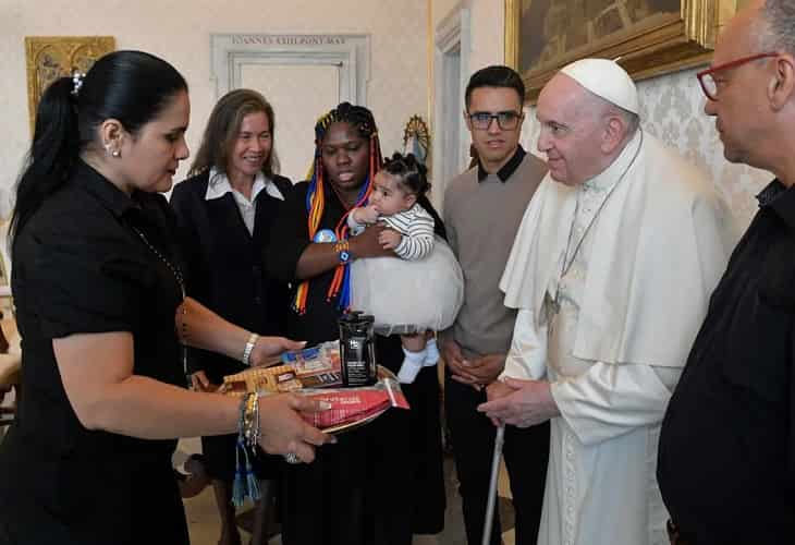 El papa recibió a la Mesa de Víctimas colombiana y escuchó testimonios