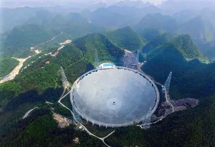 El telescopio FAST chino descubre una nube atómica 20 veces mayor que la Vía Láctea