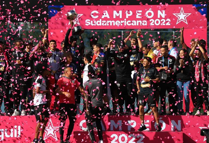 Independiente del Valle celebra con sus hinchas su segunda Copa Sudamericana