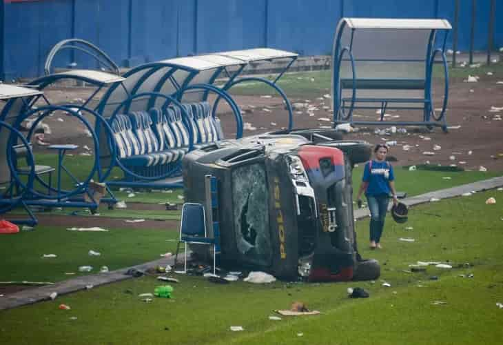 Indonesia demolerá el estadio donde una estampida dejó más de 130 muertos