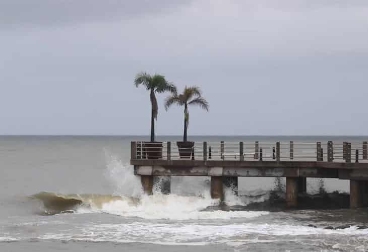 La tormenta tropical Karl empieza a fortalecerse camino de México