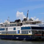 Llega a Cartagena un crucero turístico de exploración de National Geographic