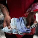 Los bajos salarios dificultan la contratación de mano de obra en Venezuela, dice ONG