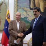 Maduro sostiene una reunión privada con el canciller colombiano, Álvaro Leyva