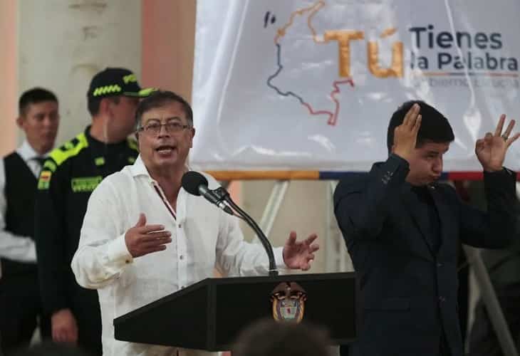 Petro manda a cerrar las trochas en la frontera con Venezuela para impulsar el comercio