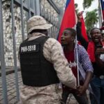 Protestas ante la oficina de la ONU y la embajada canadiense en Haití