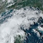 Tormenta Nicole - Se forma la tormenta tropical Karl en la Bahía de Campeche en México
