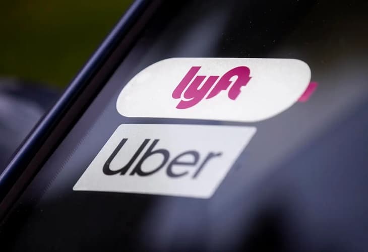 Uber y Doordash caen en la bolsa tras la propuesta de regularizar a los repartidores