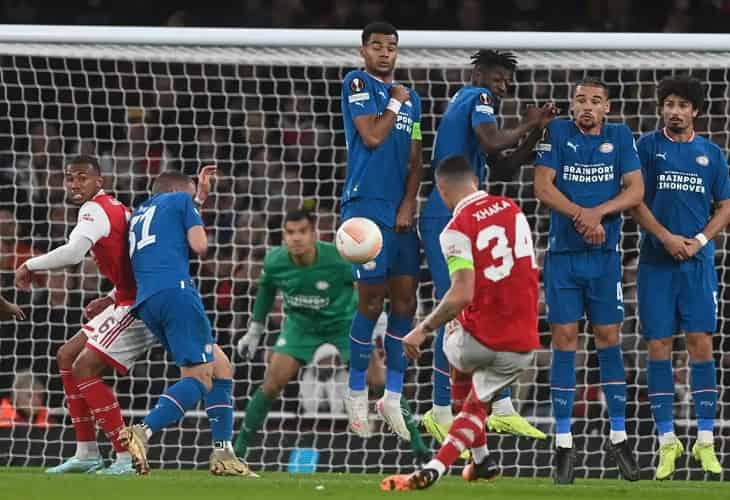 Xhaka clasifica al Arsenal