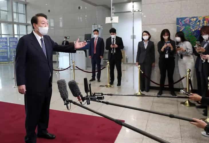 Yoon advierte de “respuesta decidida” tras lanzamiento de misil norcoreano