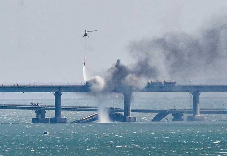 Zelenski ironiza sobre explosión en puente - ”Nublado en Crimea,pero con calor”