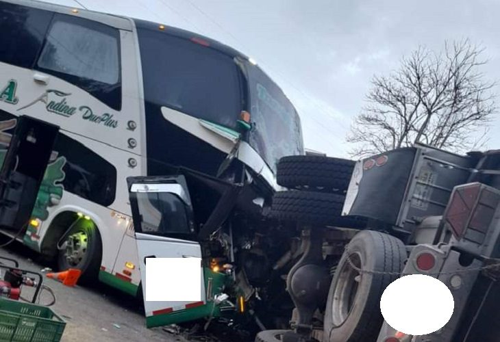 Accidente en la vía Panamericana cobra la vida de los conductores involucrados