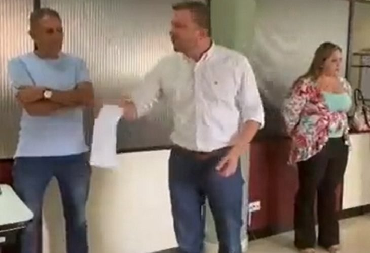 Santiago Montoya, alcalde de Sabaneta enfurece en el Hospital Venancio Díaz Díaz