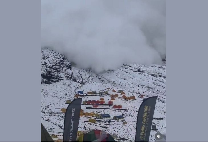 Mortal avalancha en el Himalaya cobra la vida de diez personas